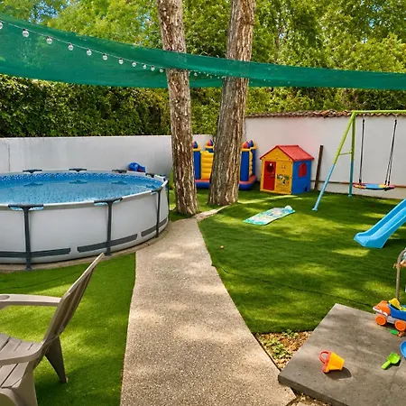 Πανσιόν Kalabria Pool, Bbq & Jacuzzi 3*